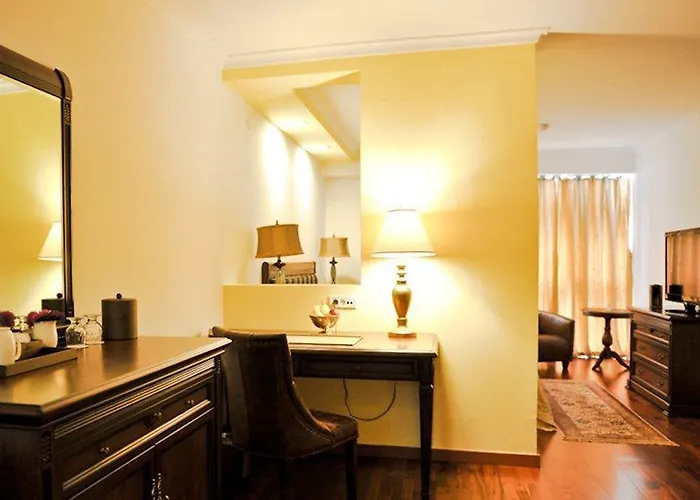 Отель Duvet Center 4*