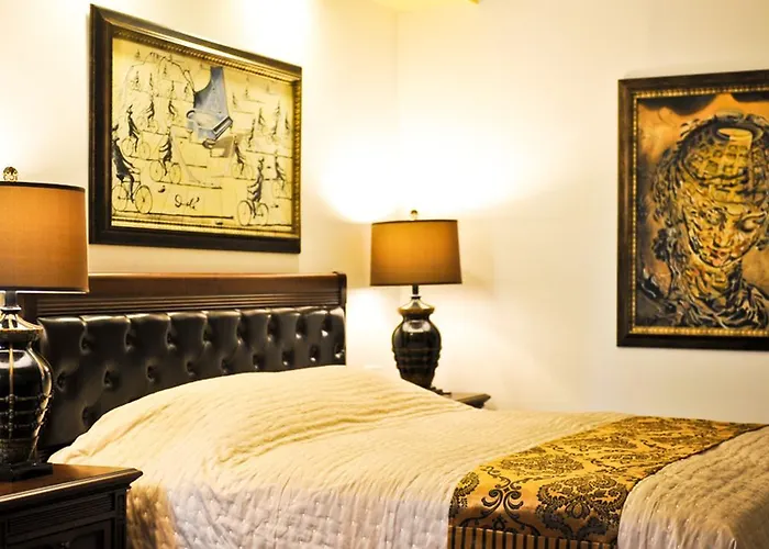 Отель Duvet Center 4*