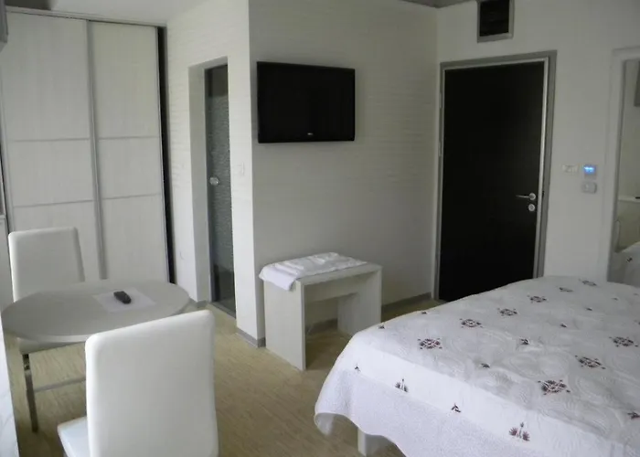 Отель Duvet Center